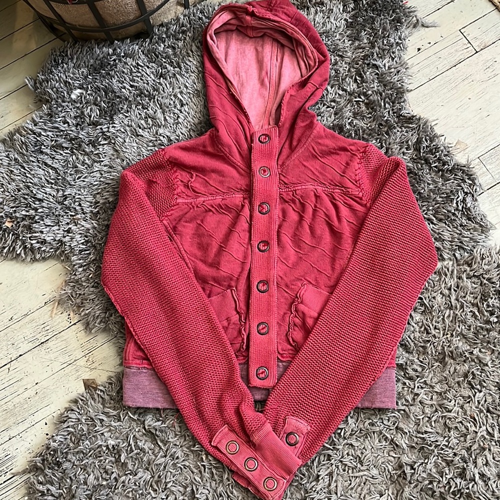 We the free cropped distressed relaxed top. Rare. free people brand